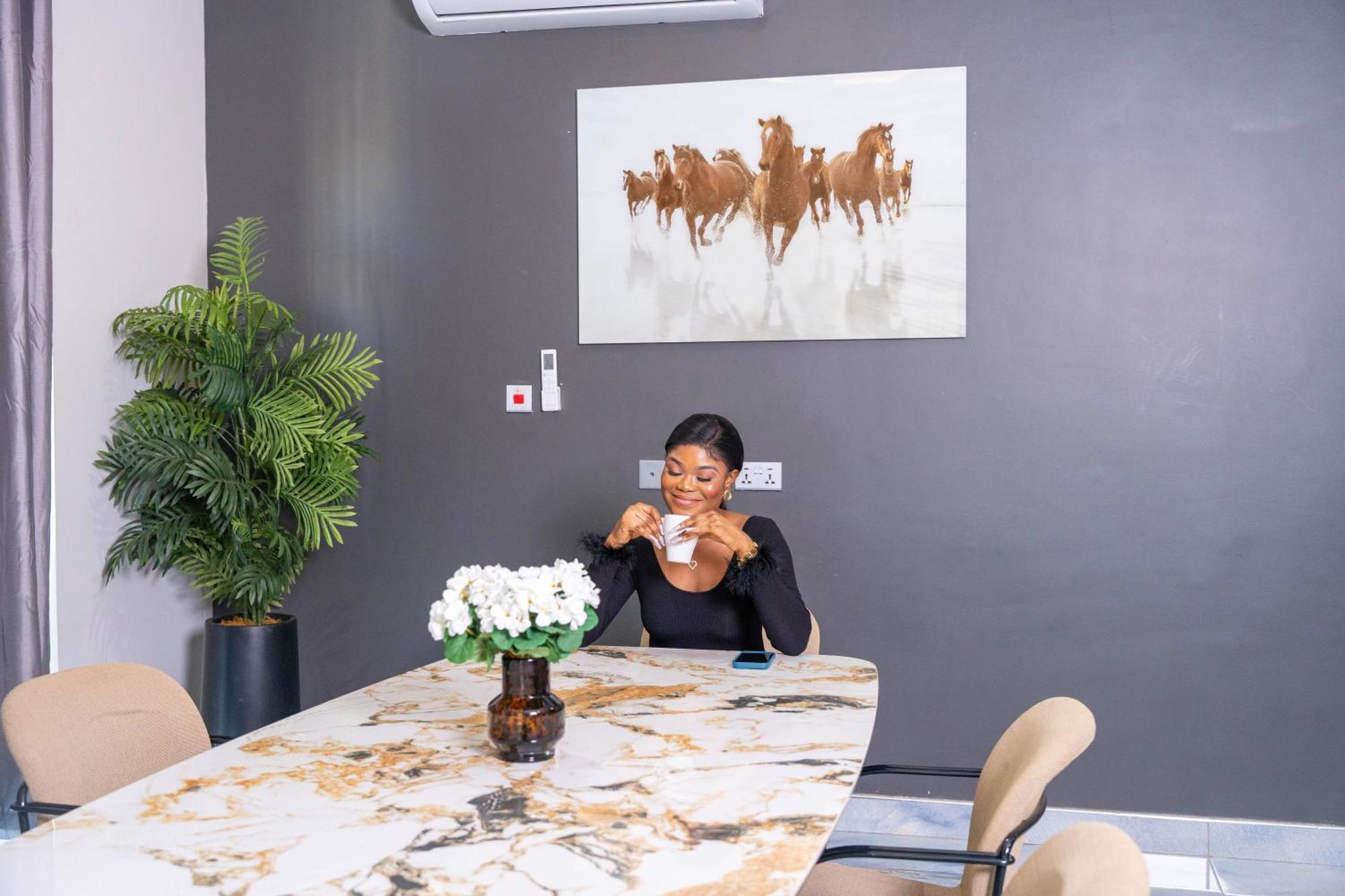 Adonai Luxe Apartment 테마 외부 사진