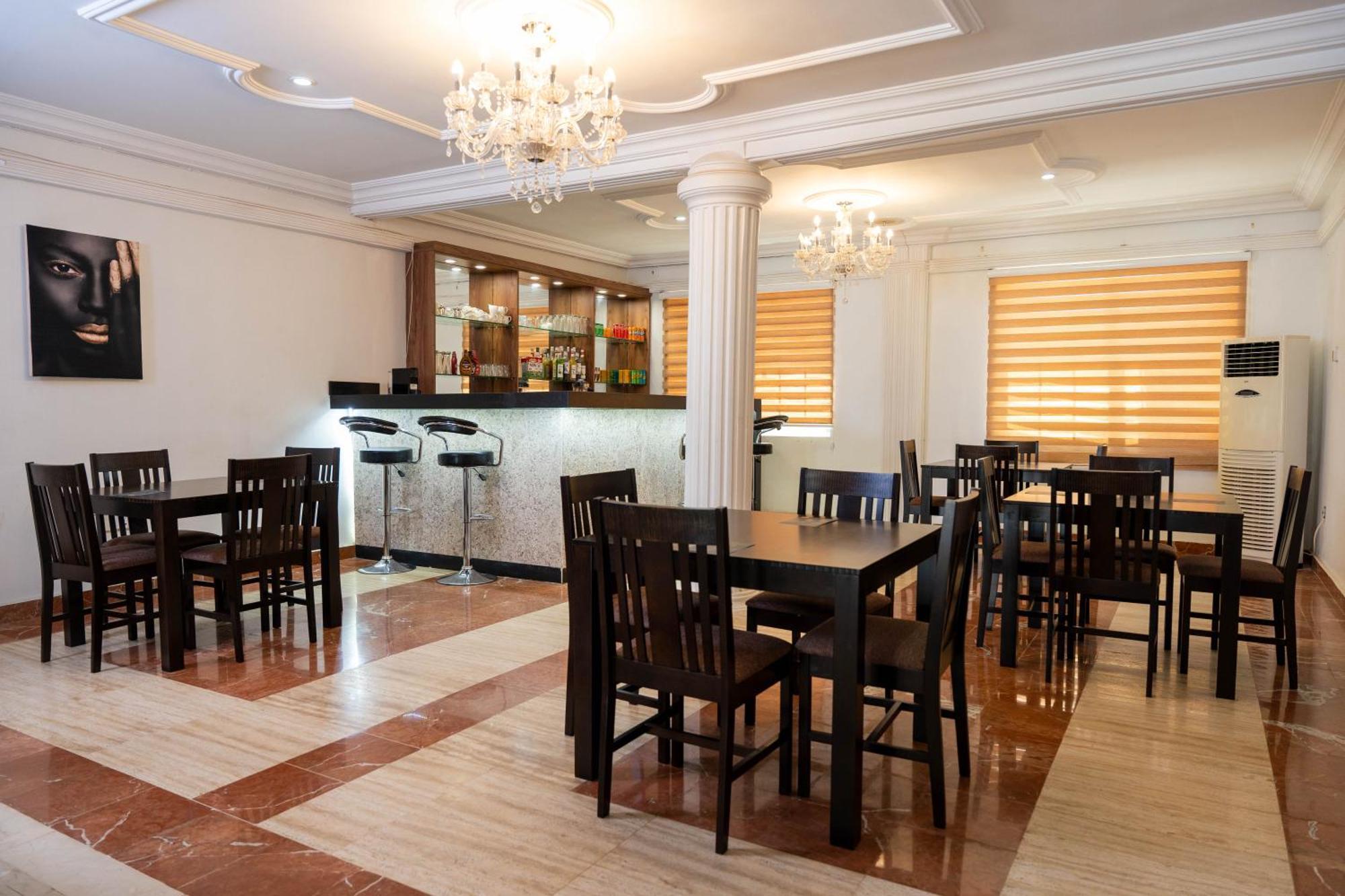 Adonai Luxe Apartment 테마 외부 사진